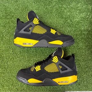 Air Jordan 4 Retro Thunder